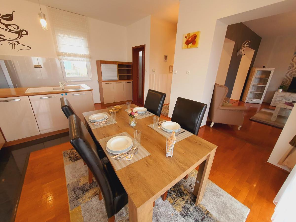 Adel Apartman Μίσκολτς Εξωτερικό φωτογραφία